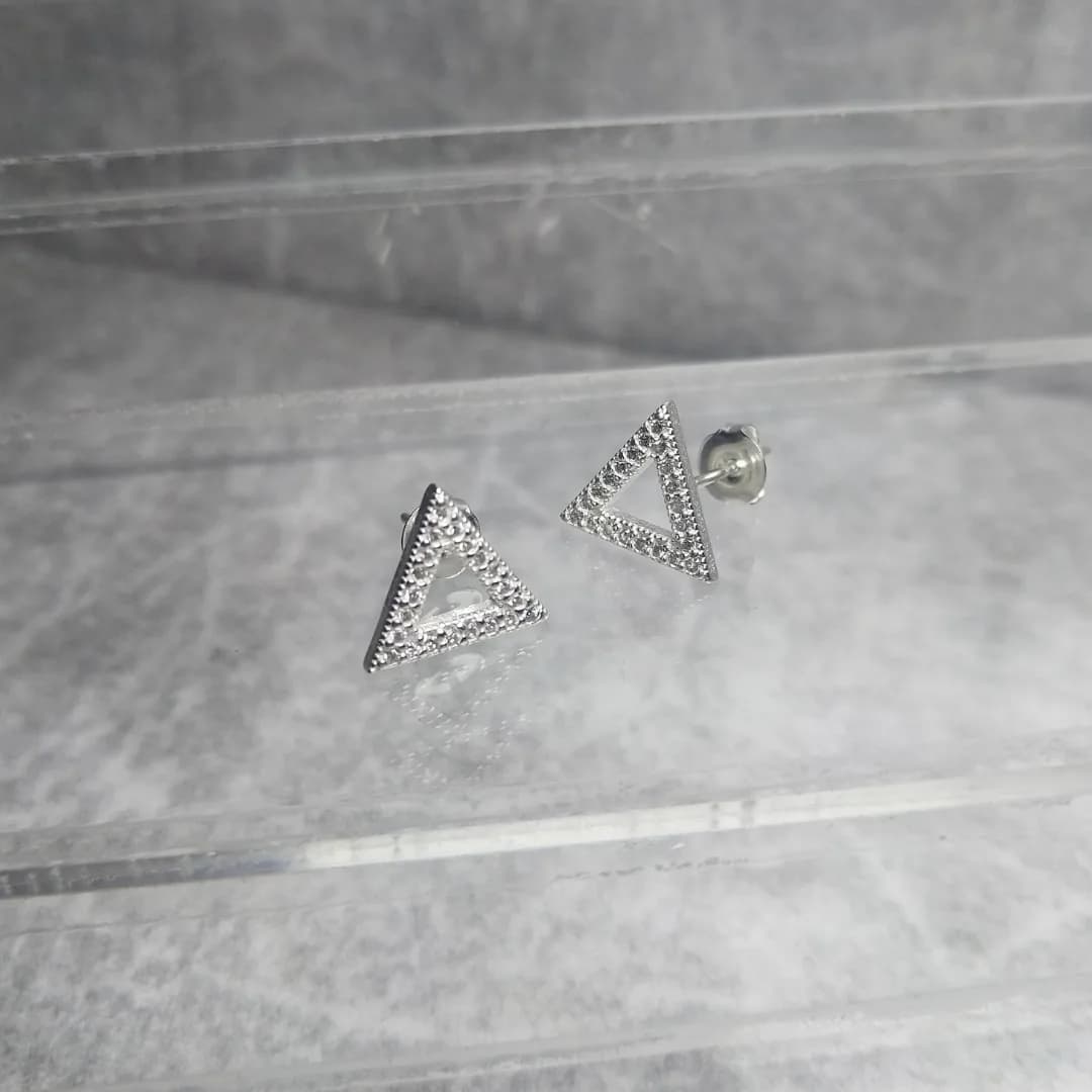 Aros Plata Forma Triangulo con Zircones