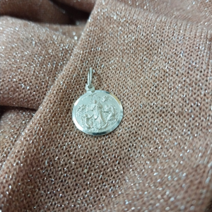 DIJE DE PLATA 925 MEDALLA VIRGEN DESATANUDOS VDES