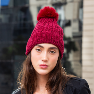 SU293711 GORRO CHENILLE CON POMPON