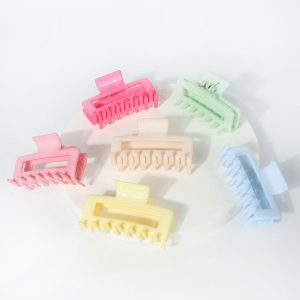 BROCHE RECTANGULAR MEDIANO PASTEL CAREY 6046S3
