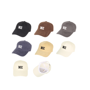 GORRA CAP CON BORDADO ME. MATERIAL: GABARDINA. MARCA: LA CHAPELLE. VISERA CURVA.