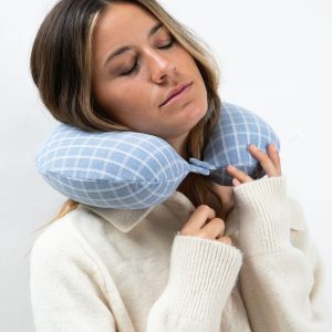 16UM6515 ALMOHADA DE VIAJE PLUSH LAVABLE LA CHAPELLE