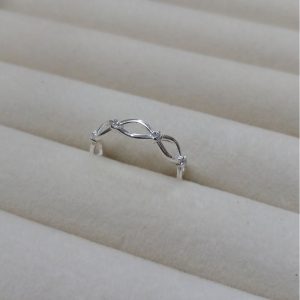 ANILLO CALADO ZIRCONES PLATA 310090